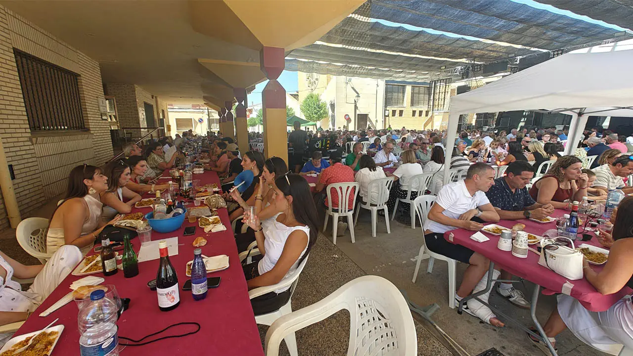 Comida popular D&iacute;a del Tomate de Cadreita 2026 (2)