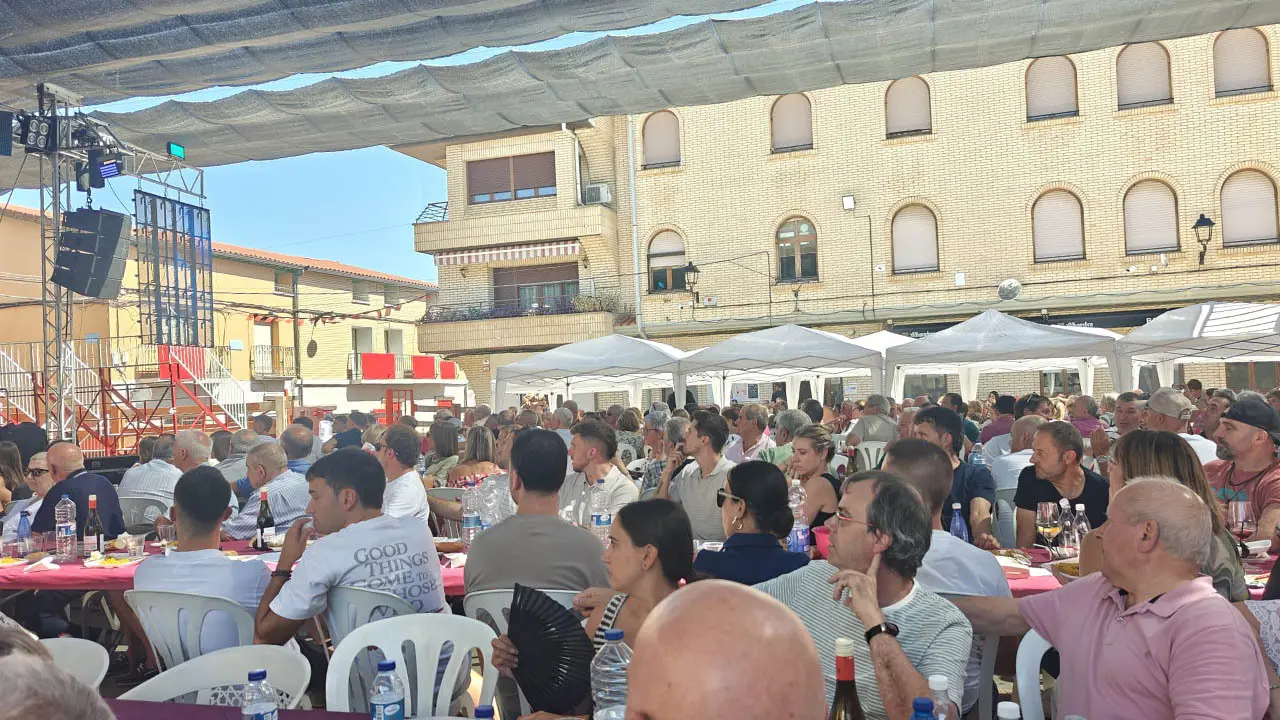 Comida popular D&iacute;a del Tomate de Cadreita 2026 (12)