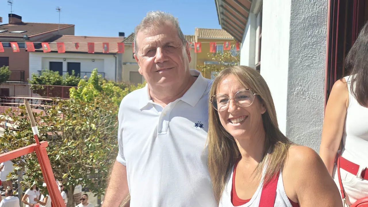 Francisco Zardoya junto a la alcadesa de Fontellas, Erika Lasheras