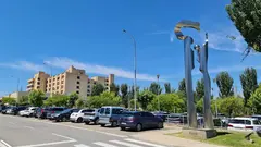 hospital reina sofia tudela estatua y aparcamiento