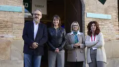 Director del centro de UNED en Tudela, Luis Jesús Fernández; la vicepresidenta Alfaro; la concejala del Ayuntamiento de Tudela Anichu Agüera; y la directora general de Políticas Migratorias, Eva Gurría