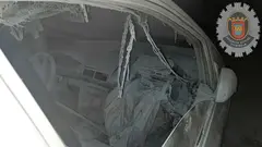 Sofocan un incendio en un coche en la calle Aranaz y Vides