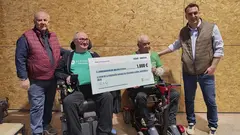 Entrega a ANELA del cheque de la recaudaci&oacute;n del concierto realizado en Ablitas