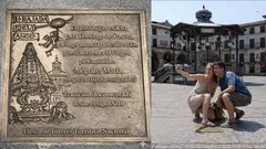 Placa conmemorativa de la Bajada del &Aacute;ngel en Tudela 2026. Recreaci&oacute;n