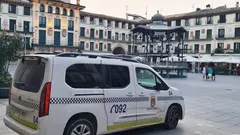 Polic&iacute;a local de Tudela en la Plaza de los Fueros. Foto Tudelahoy