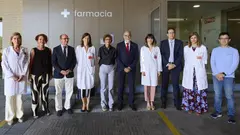 Visita del Gobierno de Navarra al nuevo servicio de Farmacia del Hospital Reina Sof&iacute;a
