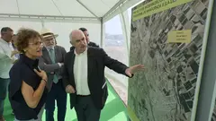 La Presidenta Chivite y el consejero Aierdi en su reciente visita a Ribaforada para conocer las mejoras de modernizaci&oacute;n del regad&iacute;o ya realizadas.
