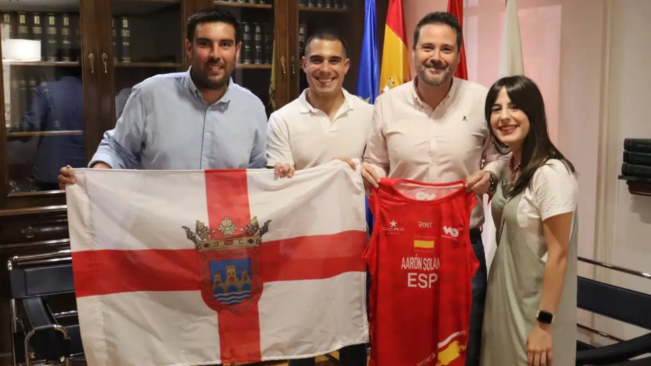 Aarón Solana en el Ayuntamiento de Tudela