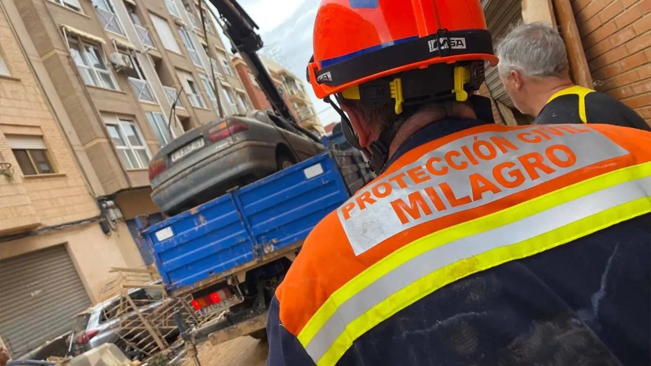 Protecci&oacute;n Civil de Milagro voluntarios durante la Dana de Valencia