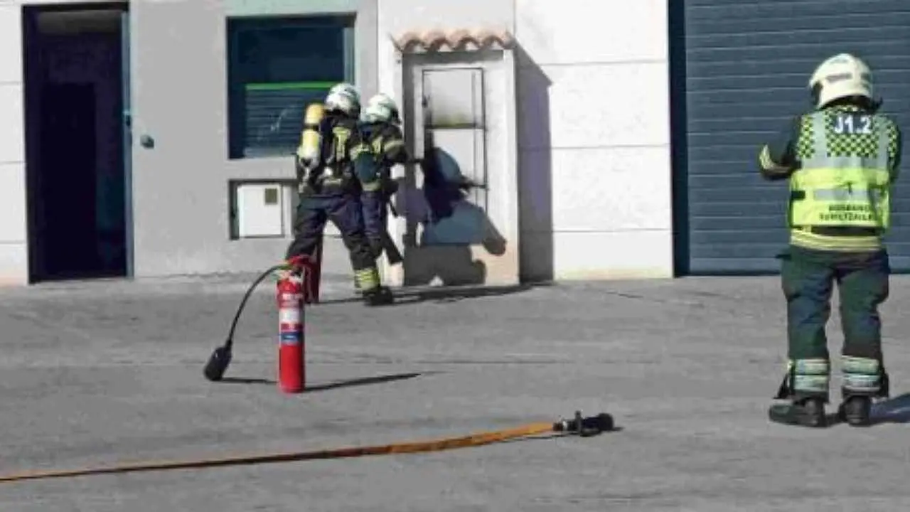 Actuaci&oacute;n por fuego el&eacute;ctrico pol&iacute;gono La Serna