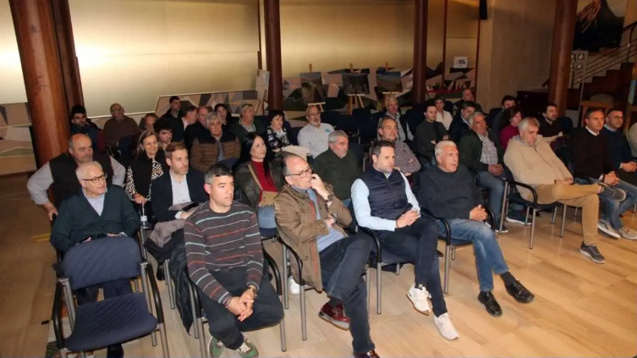 Reuni&oacute;n sobre el canal de Navarra