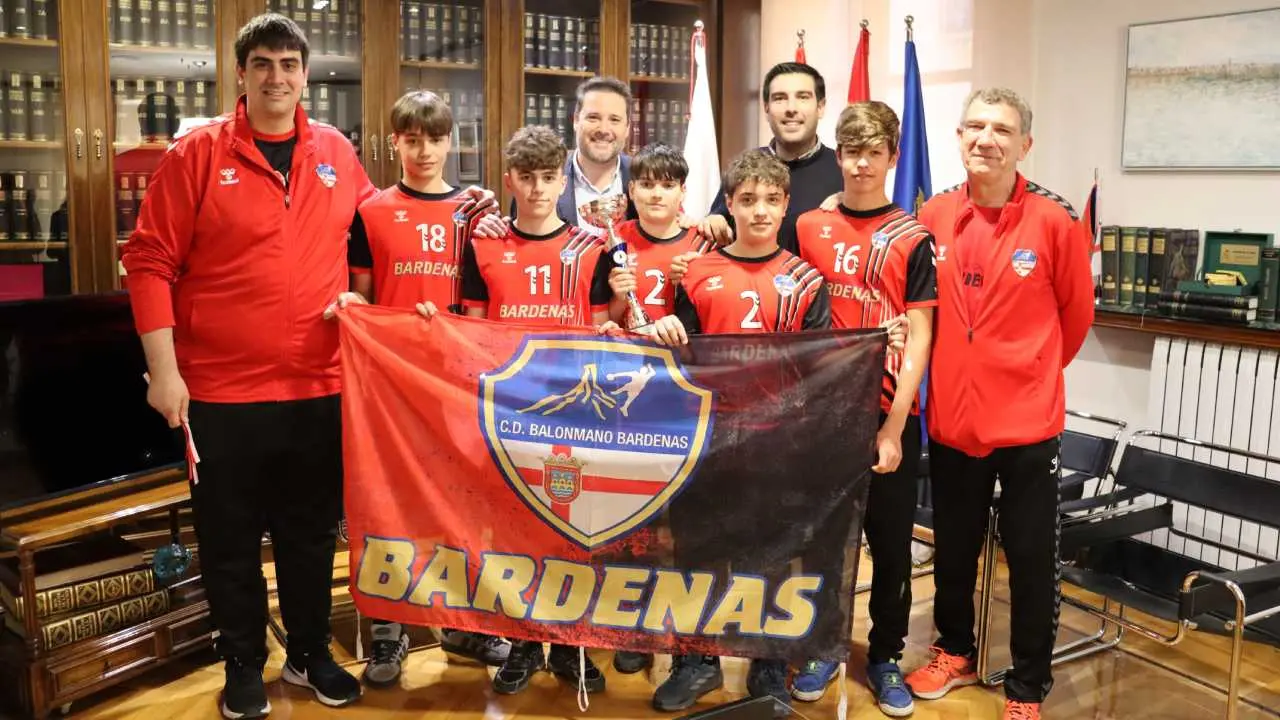 Recibimiento al equipo del Club de Balonmano Bardenas en el Ayuntamiento de Tudela 2026