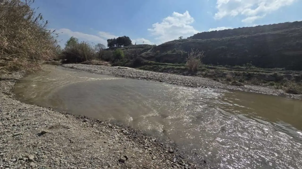 Retirada de grava en el r&iacute;o Alhama a su paso por Fitero 2026