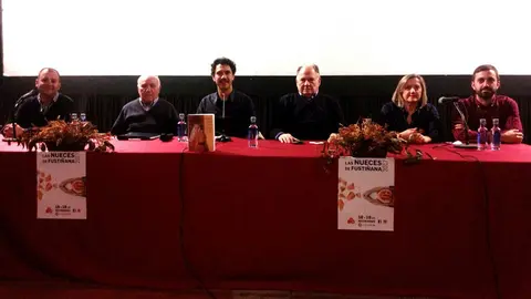 Mesa Redonda Fustiñana