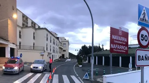 Policía Foral de Tudela controlando las entradas y salidas a Navarra en las primeras horas del confinamiento perimetral