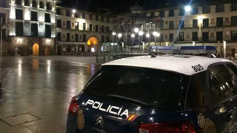 Policía Nacional en la Plaza de los Fueros de Tudela