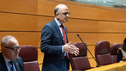 alberto catalan senado