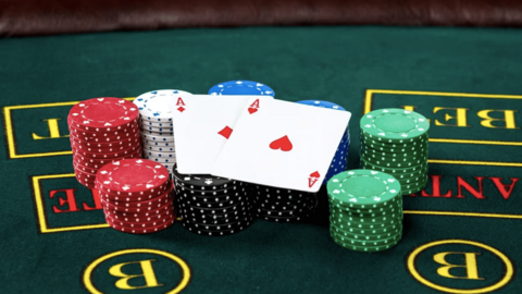  ¿Cómo comenzar a jugar póker online si eres principiante? 