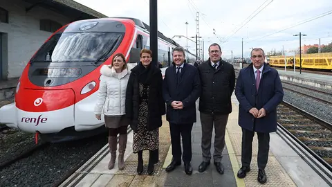 tren pamplona zaragoza