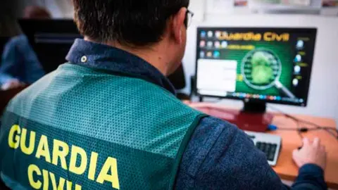 Componente del Equipo @ de la Guardia Civil de Navarra
