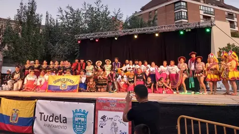 ESTAMPAS DEL MUNDO, DANZA Y FOLCLORE 2024.