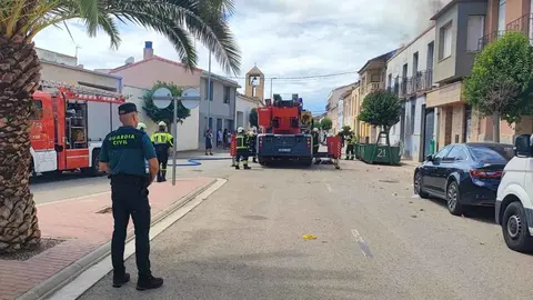 Guardia Civil colabora e investiga un incendio en una vivienda en Cabanillas
