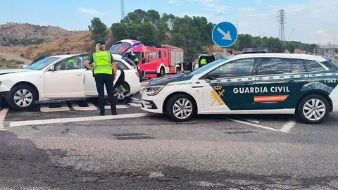 colisión entre tres vehículos en Valtierra