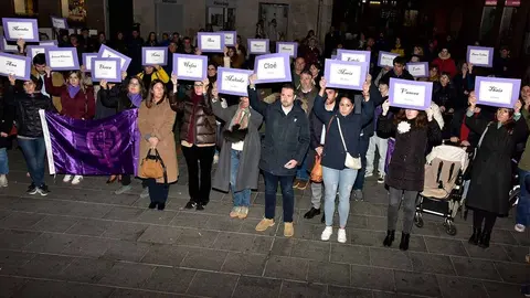 Concentración en Tudela por el 25N (3)