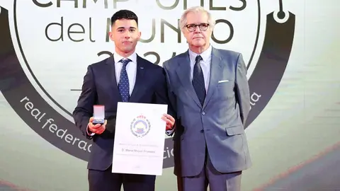 mario mayor premio rfme (1)