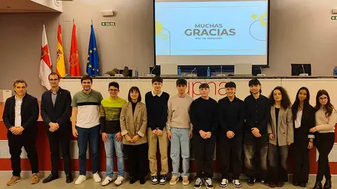 alumnos de bachillerato de investigación del IES Valle del Ebro