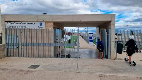 clara campoamor piscinas cubiertas campos de fútbol