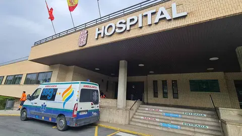 Entrada del Hospital Reina Sofía de Tudela - Ambulancias (2).  Foto Tudelahoy