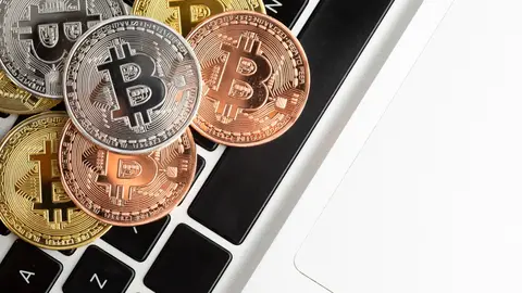 Cómo retirar criptomonedas a dinero real: guía paso a paso y recomendaciones