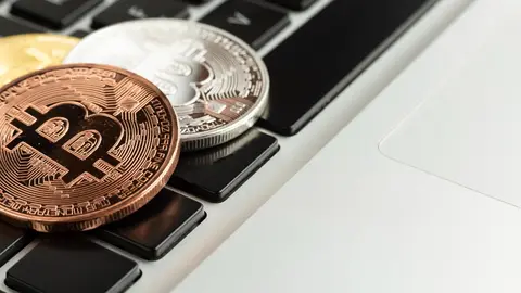 Dinero en efectivo, criptomonedas y pagos digitales: así pagaremos en el futuro