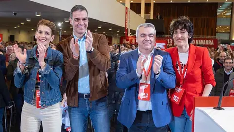 Santos Cerdán con María Chivite Pedro Sánchez y Elma Saiz