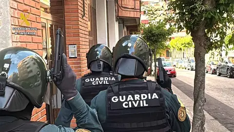 Fotos del operativo de la Guardia Civil contra la venta de droga en Calahorra (16)