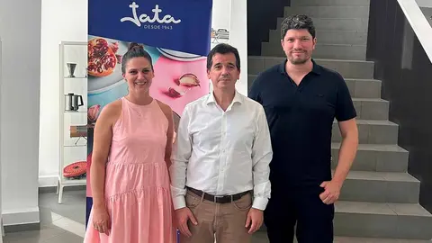 visita de mikel irujo a la empresa electrodomésticos jata