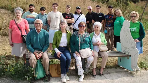 Personas mayores y alumnado implicados en el proyecto 'Memoria del Castillo'