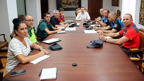 Reunión de la Junta de Seguridad Local en el Ayuntamiento de Tudela para coordinar el dispositivo de seguridad de las Fiestas de Santa Ana 2025