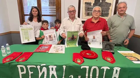 Presentación del programa de actos de la Peña La Jota para las Fiestas de Santa Ana