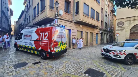 Ambulancia en la Plaza San Jaime durante las Fiestas de Tudela 2025