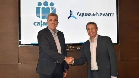 Firma de la operación de financiación de Cajamar con Aguas de Navarra