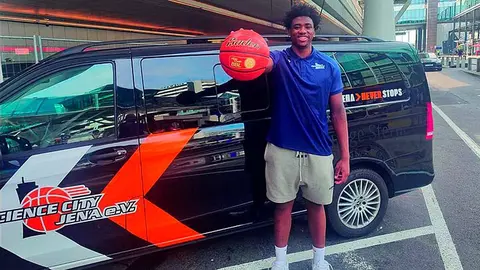 Great Osobor, pívot tudelano, que debutará como profesional en Alemania con el Science City Jena