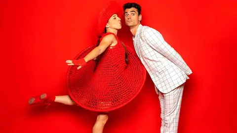 espectáculo rojo estándar festival de circo de navarra