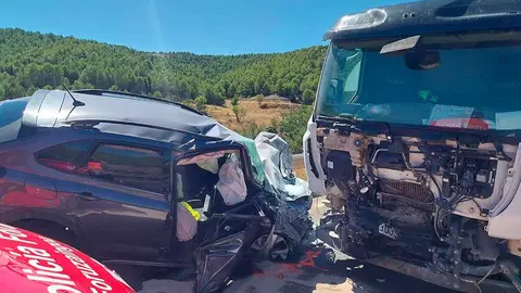 colisión frontal entre un coche y un camión en la N-113 en fitero2