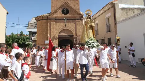 Fiestas de Fontelals 2025. Procesión Virgen del Rosario (1)