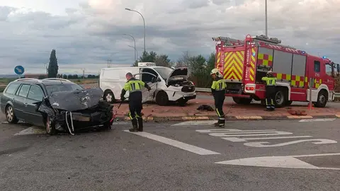 colisión entre un coche y una furgoneta en corella