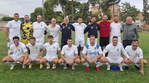 Conjunto un tanto renovado de Taburetesniuno-C.D. Fontellas. Foto Esteban Baigorri