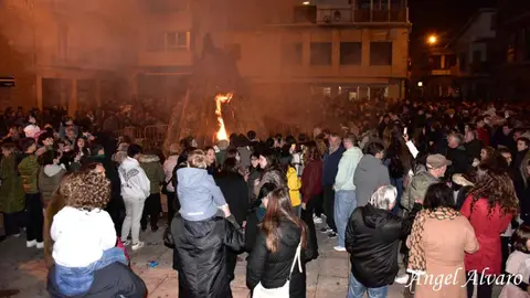 Hoguera de las Fiestas del Santo Cristo 2025 en Murchante. Foto Ángel Álvaro
