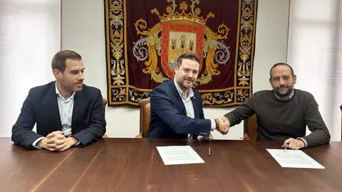 Firma del convenio aparcamientos en Lourdes